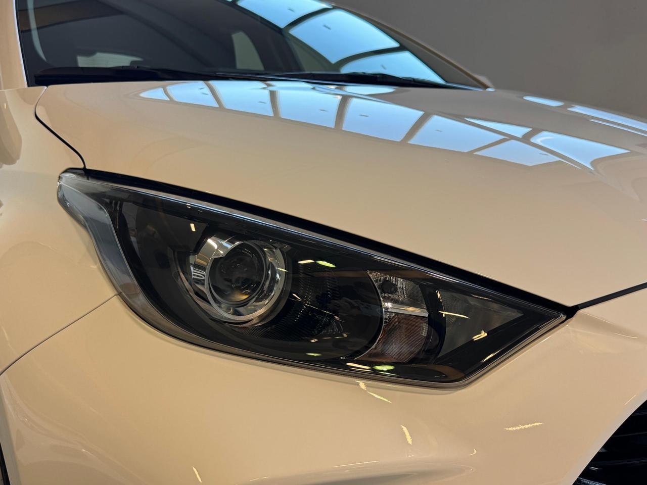 Toyota Yaris 1.5h Business N1-AUTOCARRO PREZZO + IVA