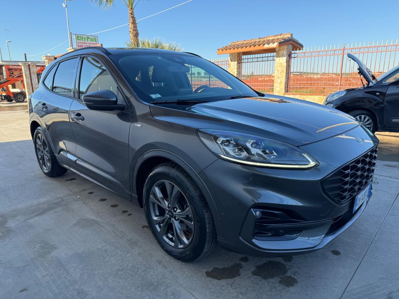 Ford Kuga 1.5 120 CV ST-Line X 2022 leggi descrizione