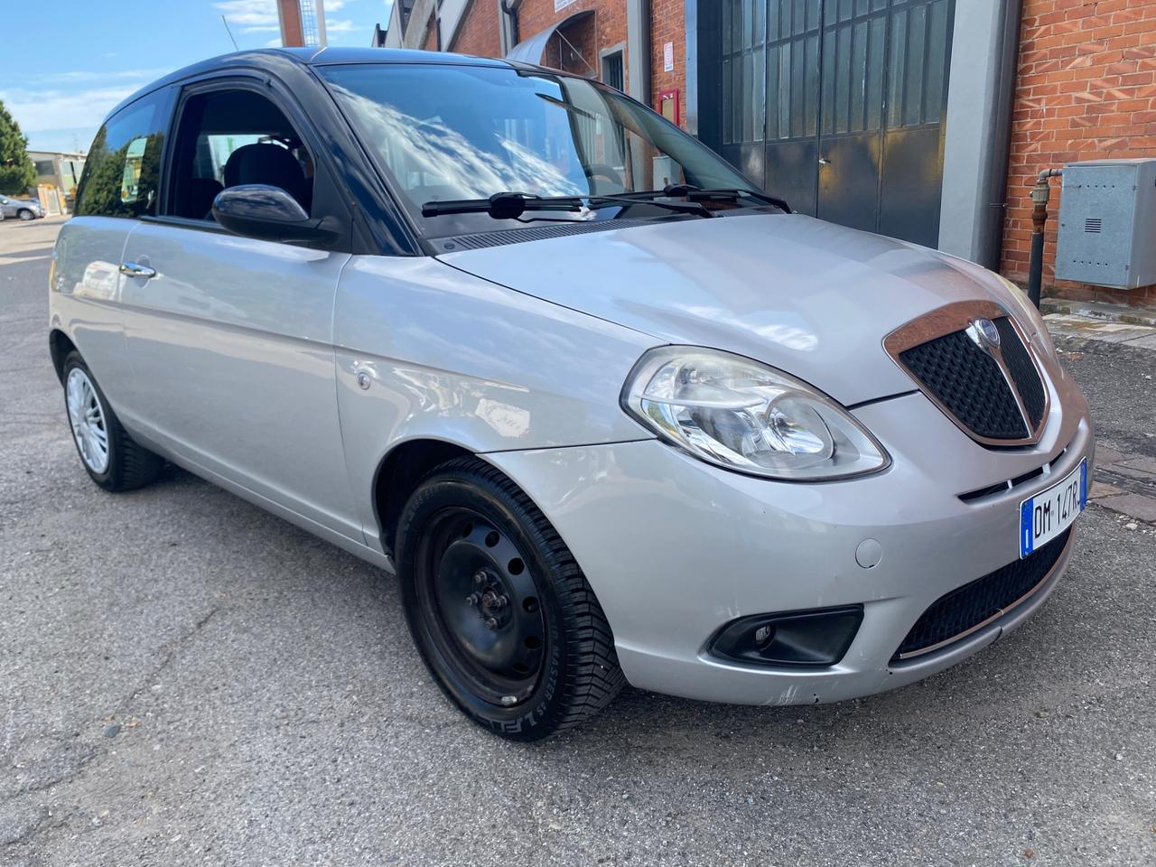 Lancia Ypsilon 1.2 Argento
