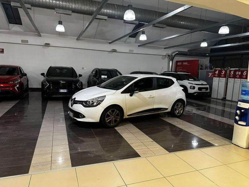 Renault Clio Clio 5p 1.2 Live 75cv