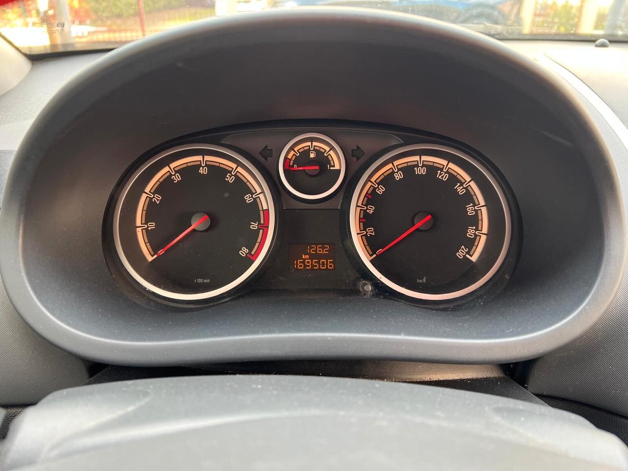 Opel Corsa 1.2 OK NEOPATENTATI