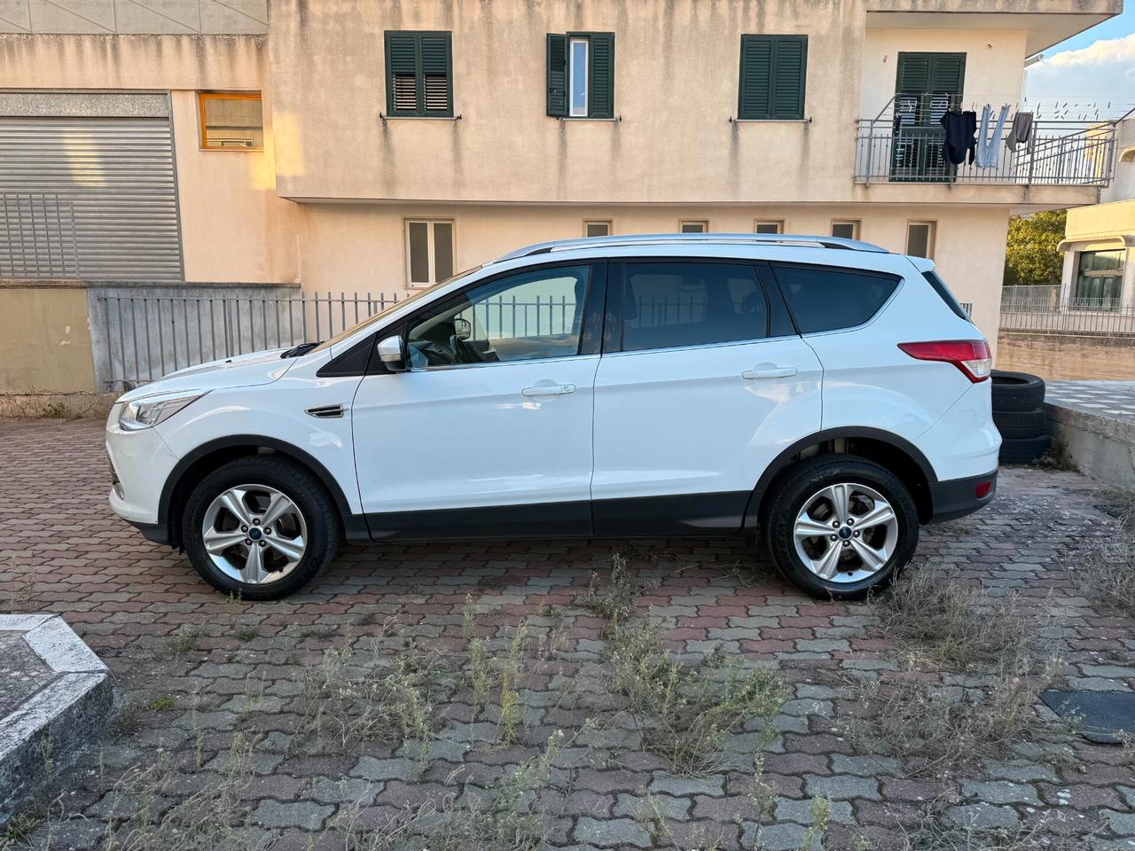 Ford Kuga 2.0 TDCI 120 CV S&S 2WD Bus. Privato Vende