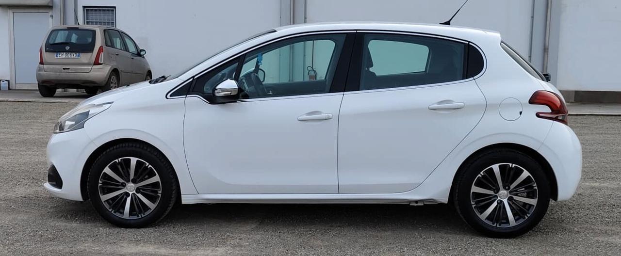 Peugeot 208 1.4 HDi 68 CV 5 porte Allure