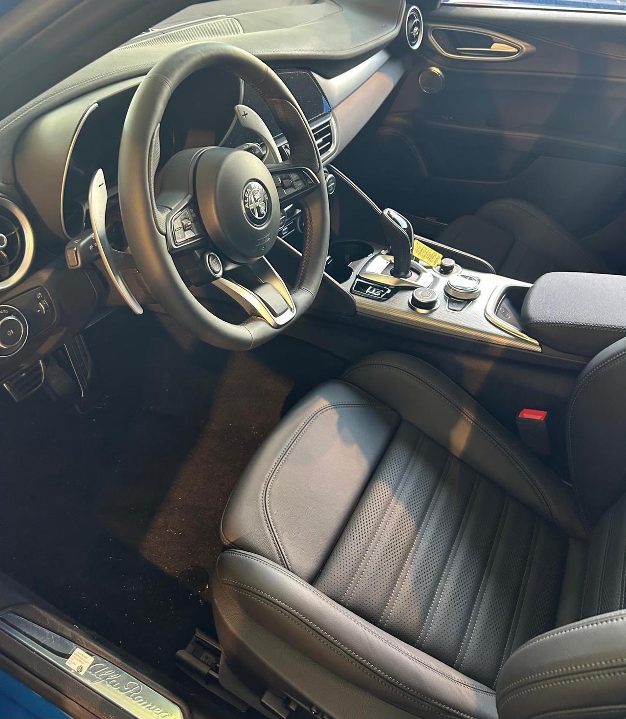 Alfa Romeo Giulia 2.0 Turbo 280 CV AT8 AWD Q4 Veloce