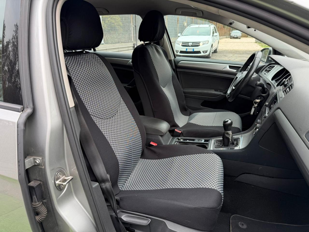 Volkswagen Golf Variant 1.6 TDI 110 CV DSG Executive BlueMotion Tech.