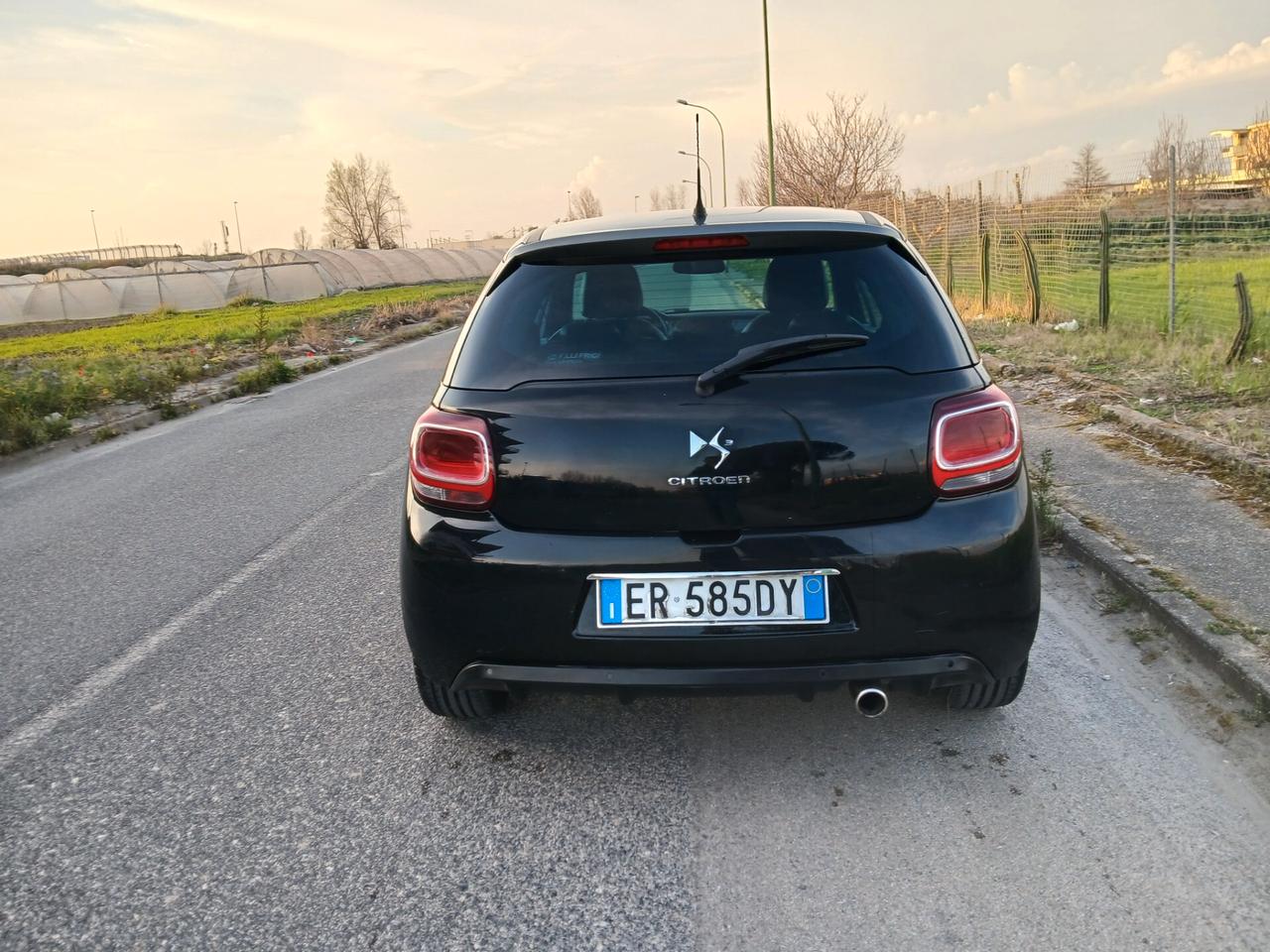 Ds DS3 3 1.2 VTi 82 Just Black full optional