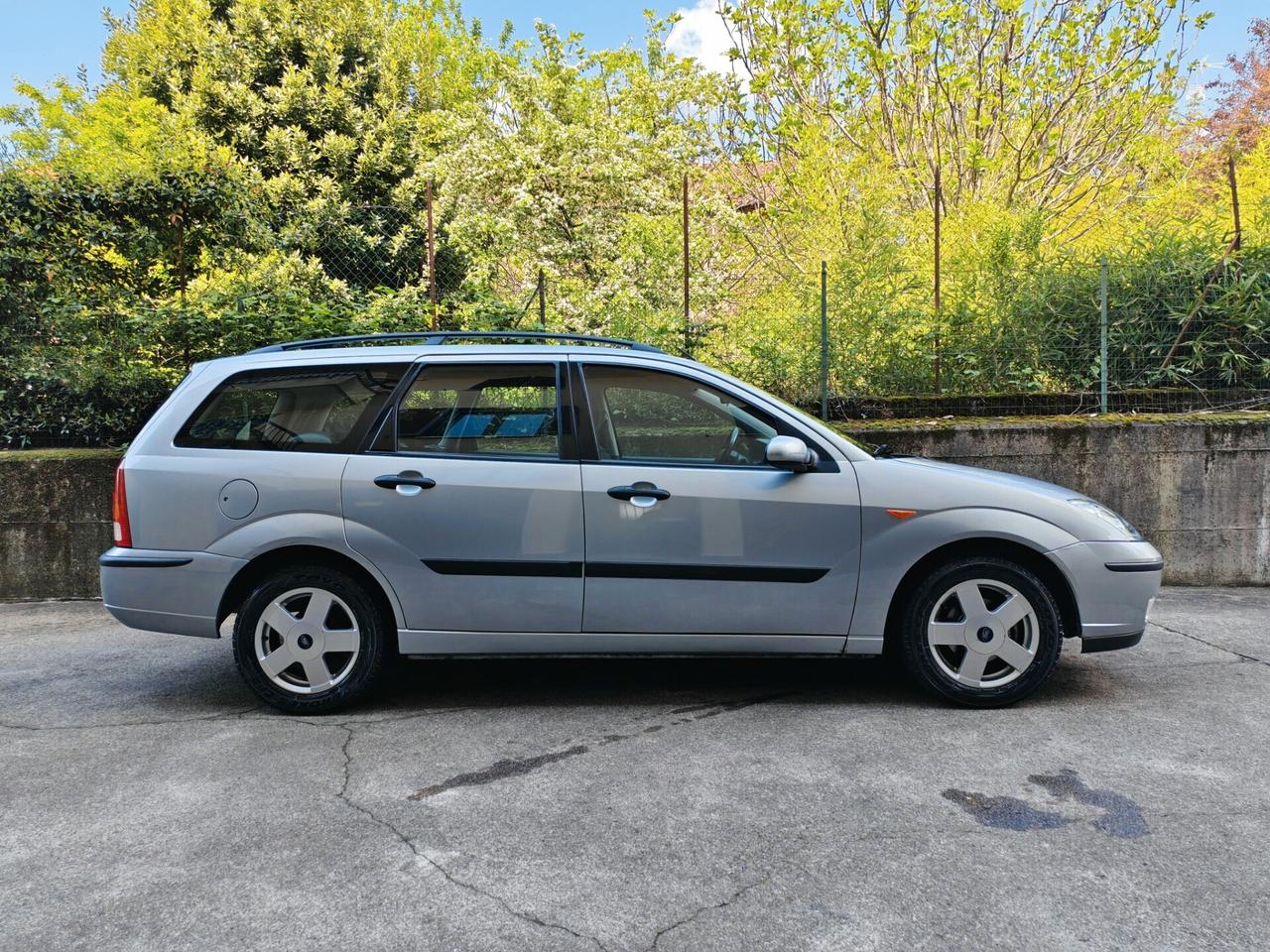 Ford Focus Wagon 1.6 BENZINA 100cv / 73.000km