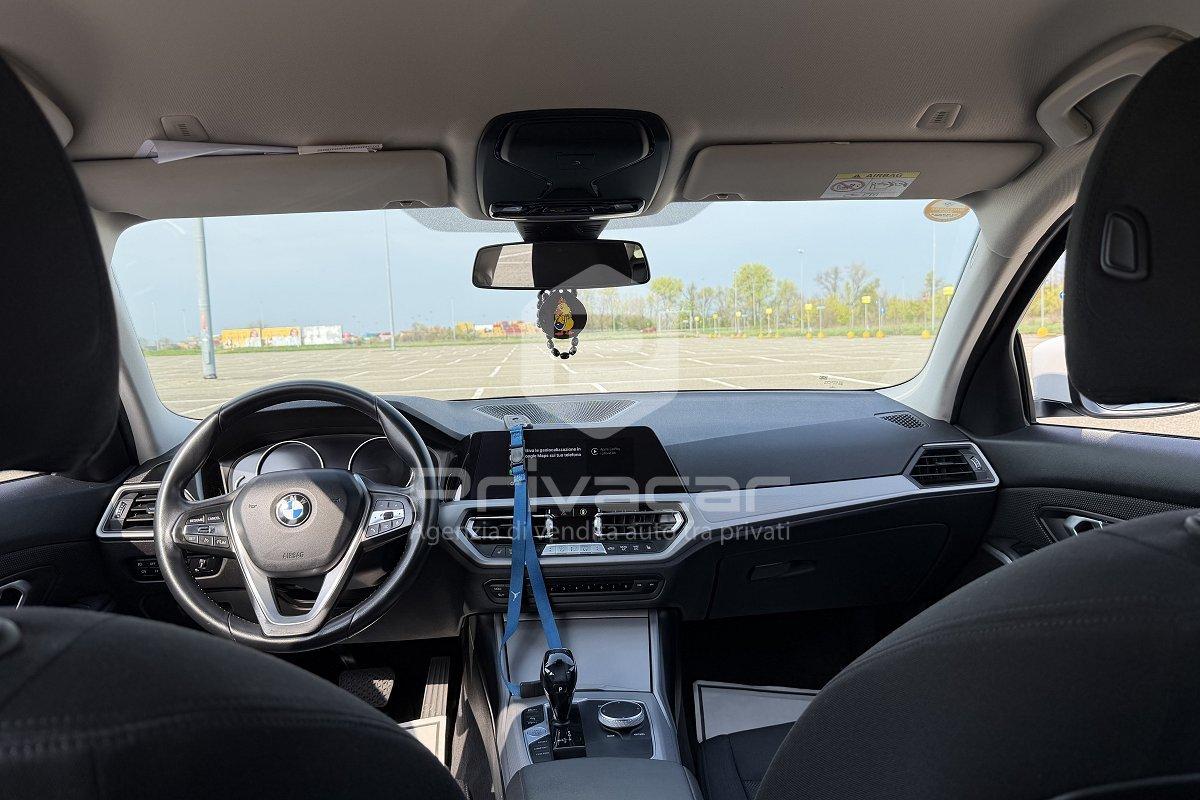 BMW 320d xDrive Touring Business Advantage