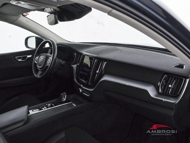 VOLVO XC60 B4 (d) AWD Geartronic Momentum Pro - AUTOCARRO N1