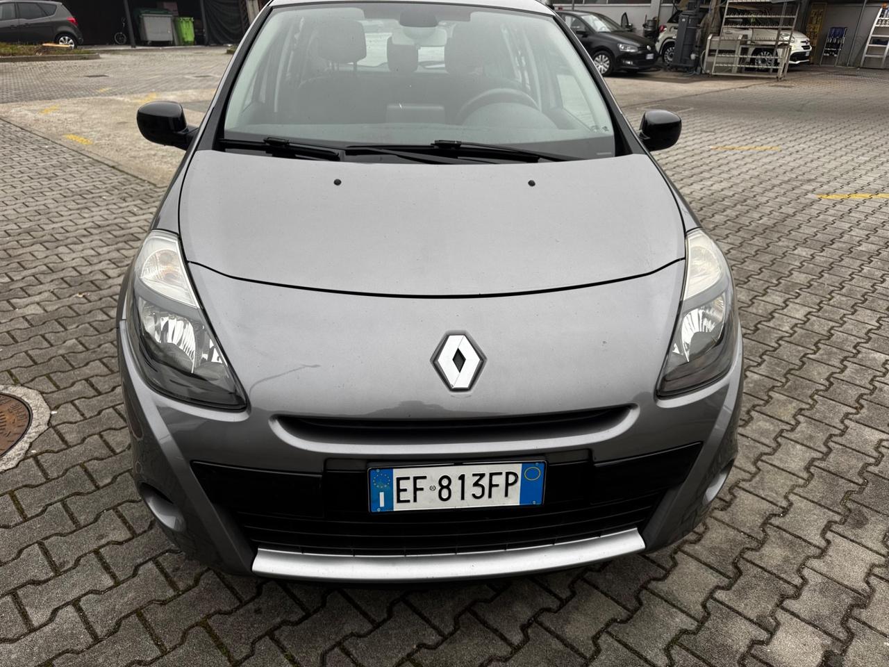 Renault Clio 1.5 dCi 85CV 5 porte con GANCIO TRAINO