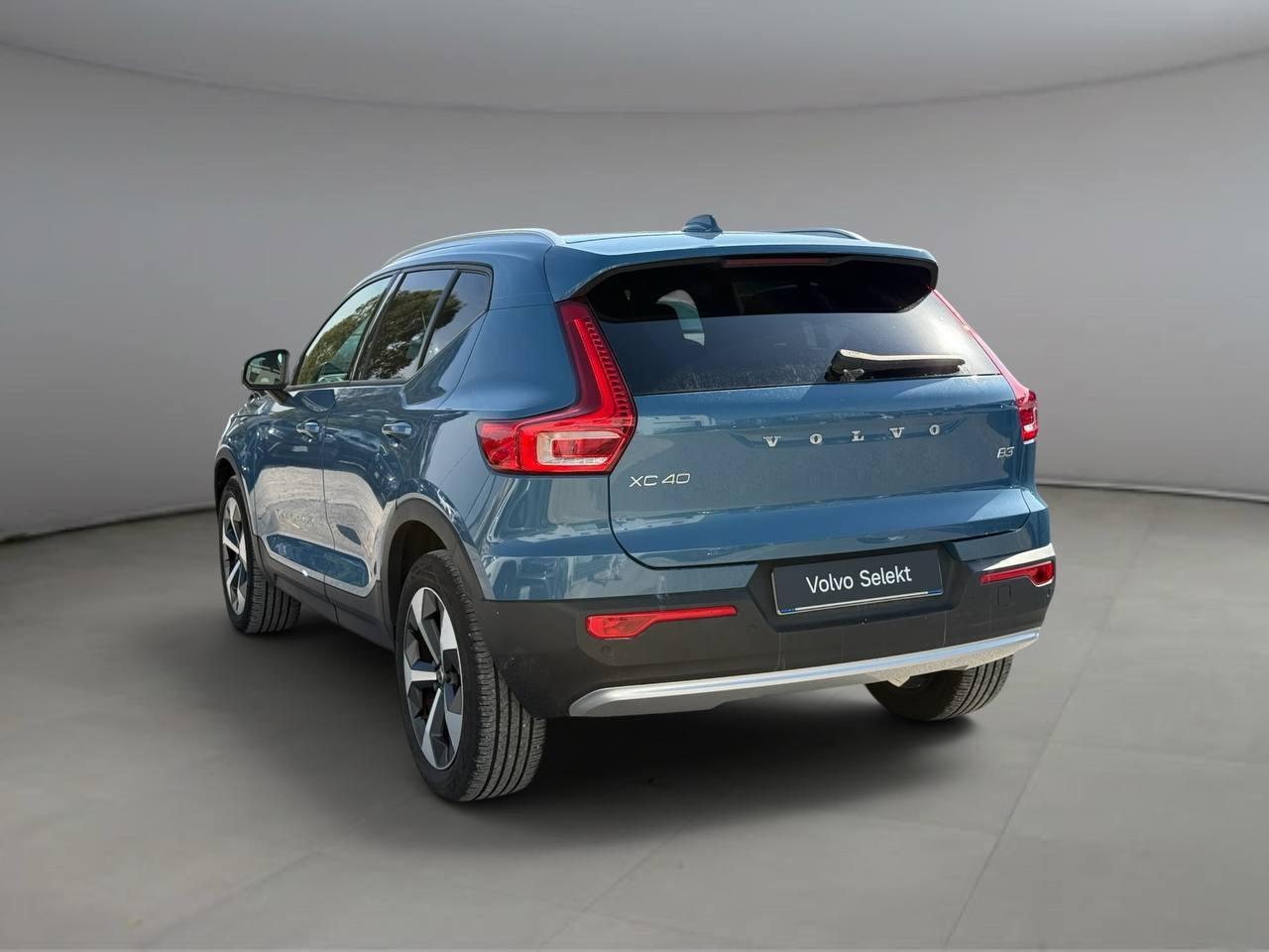 VOLVO XC40 2023 - XC40 2.0 b3 Core auto