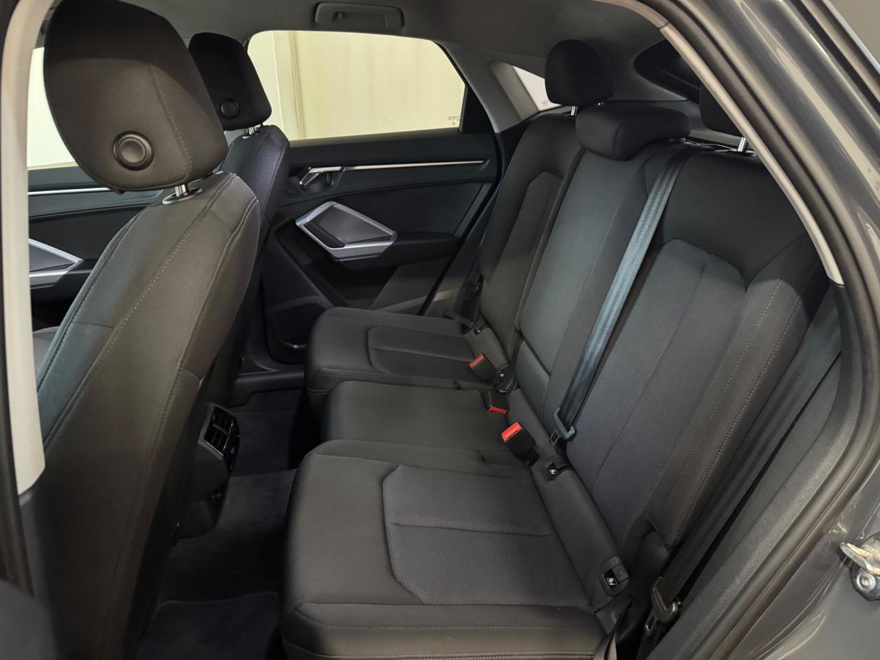 AUDI Q3 SPB 35 TDI S TRONIC IDENTITY BLACK - MY21