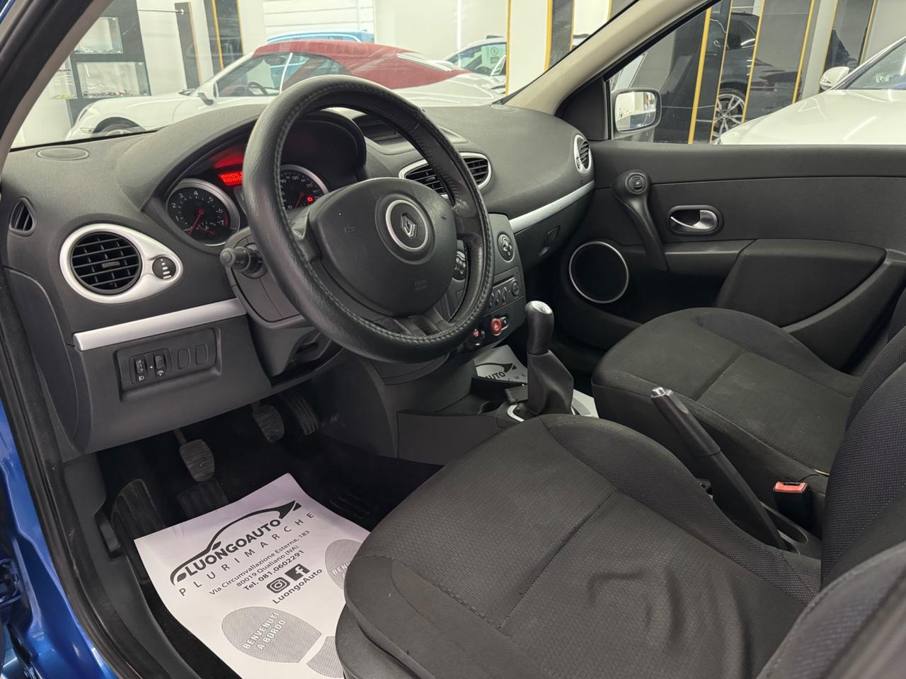Renault Clio 1.2 16V Luxe-Full Optional