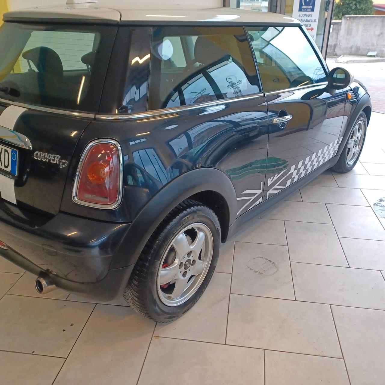 MINI COOPER D 1.6 TDI NEOPATENTATI