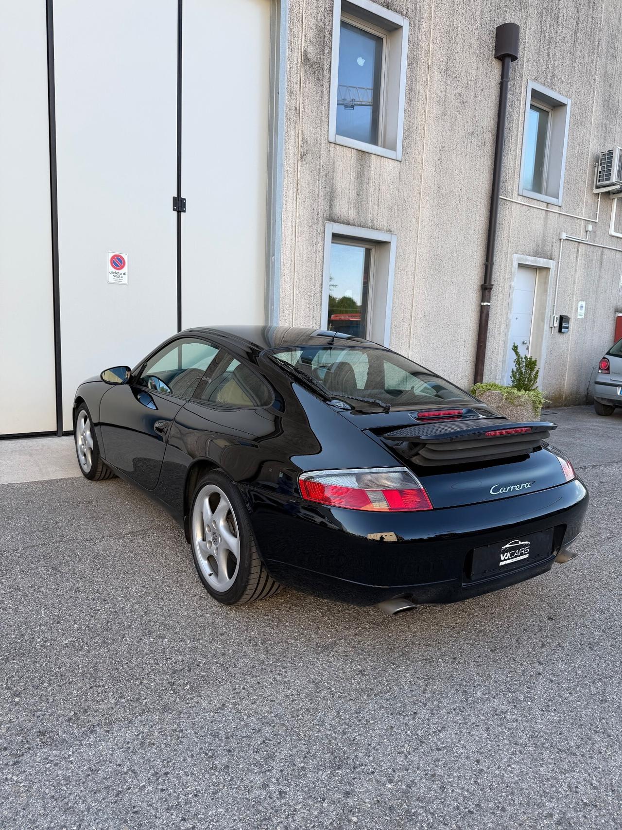 Porsche 996 Carrera Coupé