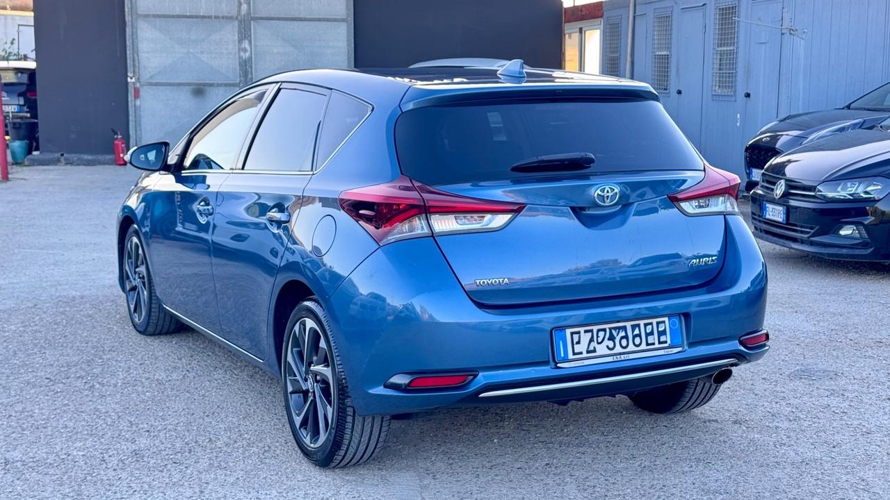 Toyota Auris 1.6 D-4D Lounge