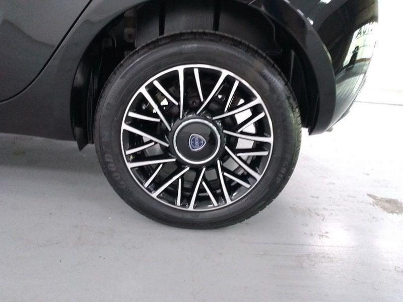 Lancia Ypsilon 1.0 firefly hybrid Platino s&s 70cv