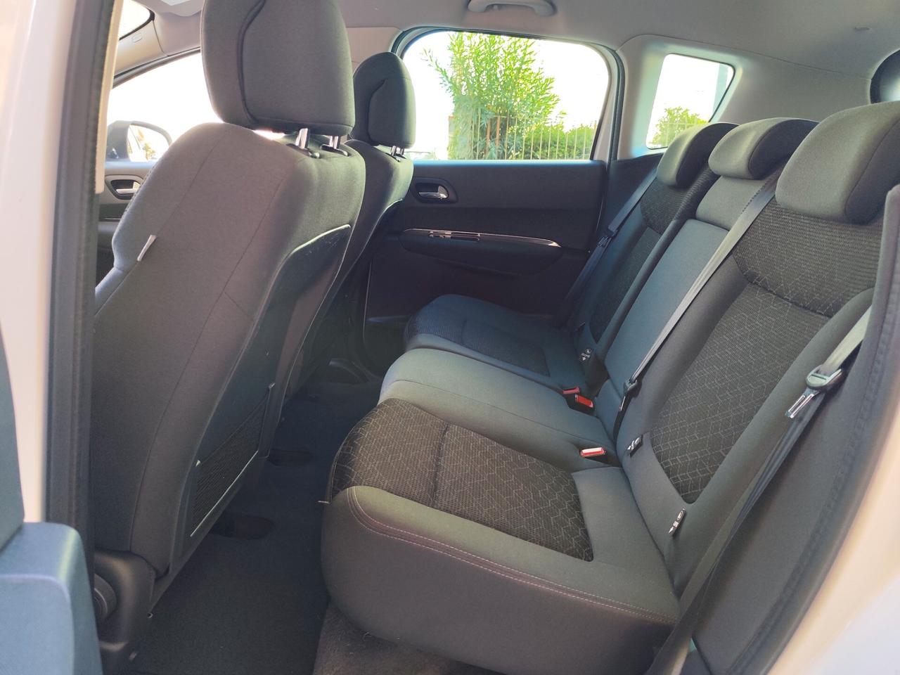 Peugeot 3008 1.6 HDi 115CV NAVI PERFETTA