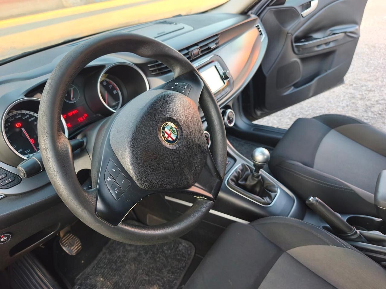 Alfa Romeo Giulietta 2015---1.4 Benzina GPL
