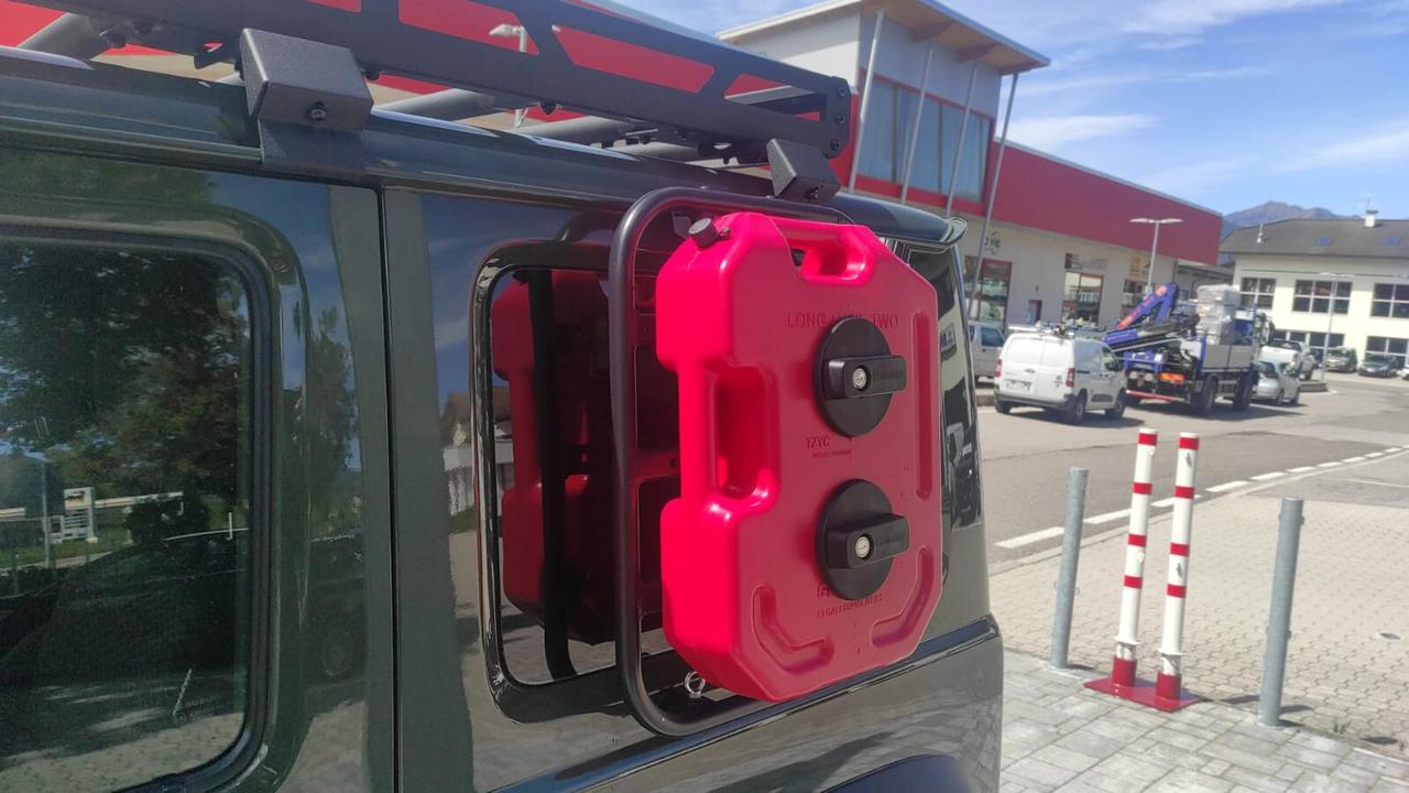 SUZUKI JIMNY 4X4 RIDOTTE 4 POSTI AUTOVETTURA GANCIO