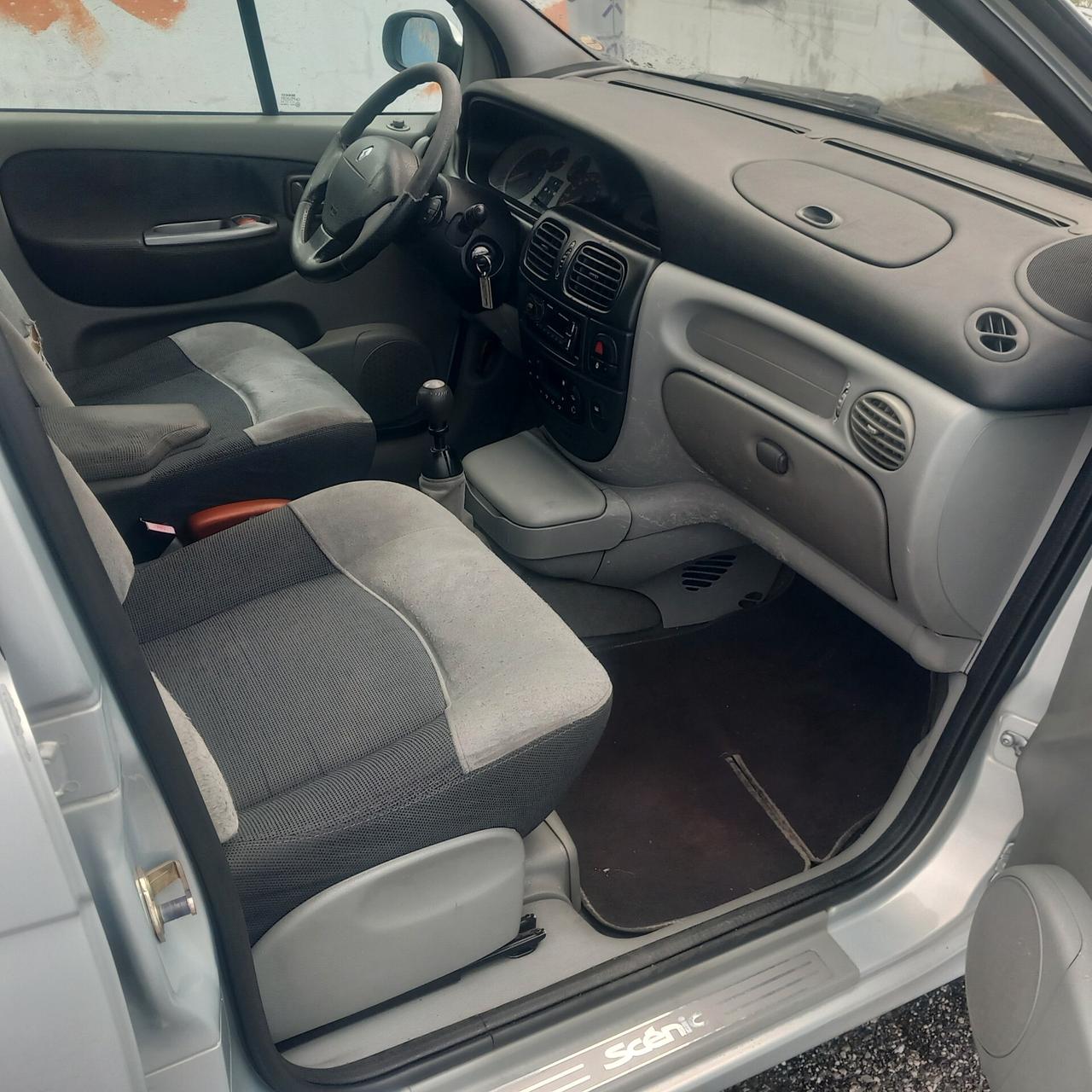 Renault Scenic Grand Scénic 1.9 dCi Luxe Dynamique
