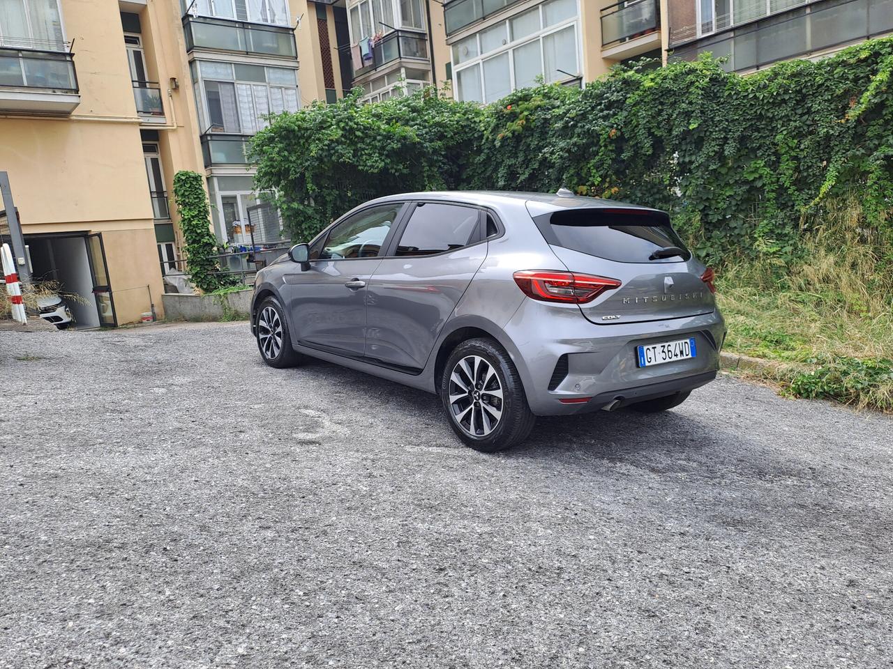 Mitsubishi Colt 1.0L turbo 90 CV Invite
