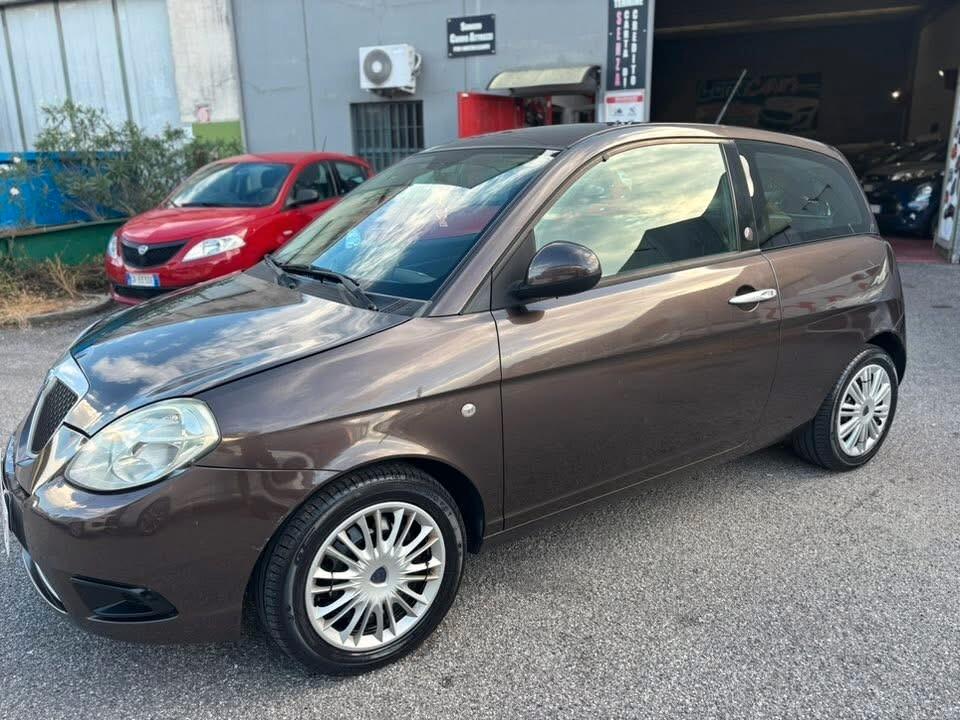Lancia Ypsilon 1.4 Platino Ecochic GPL