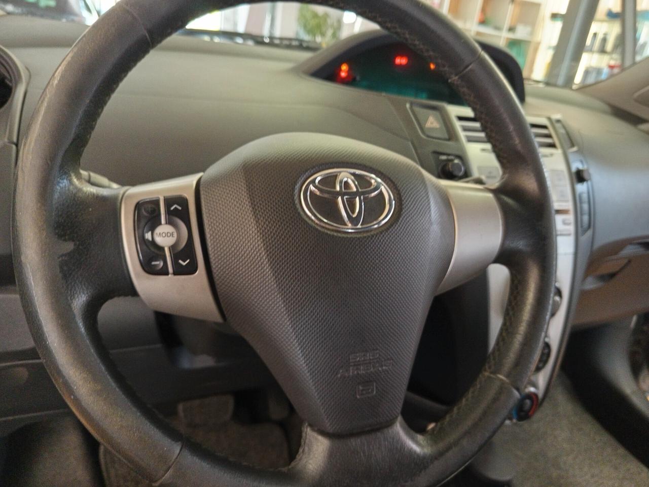 Toyota Yaris 1.4 diesel,cambio automatico,ok neopatentati