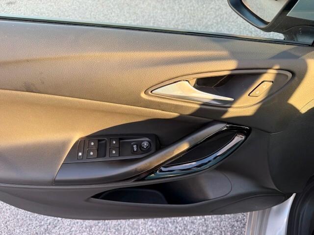Opel Astra 1.2 Turbo 130 CV S&S Sports Tourer Business Elegance
