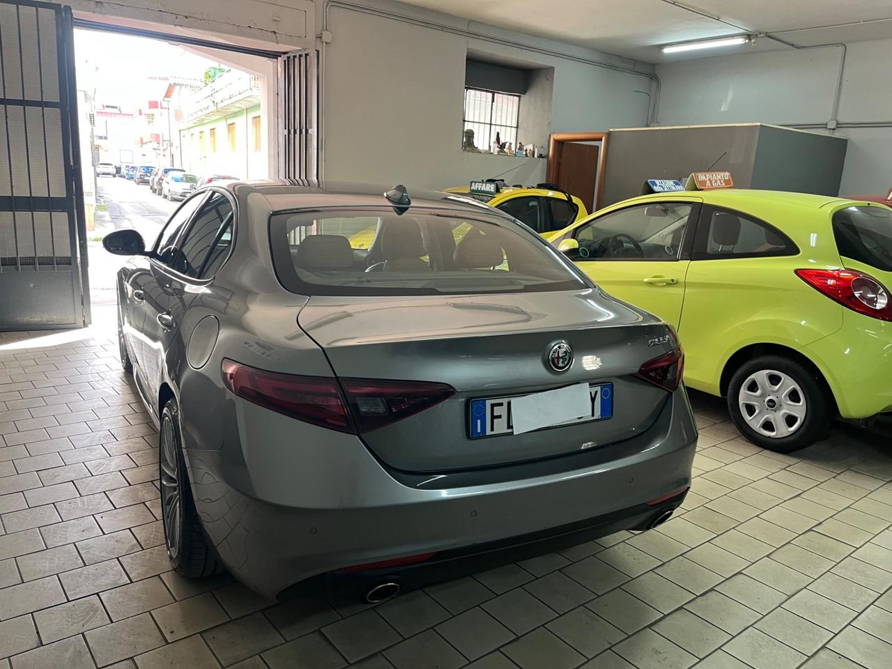 Alfa Romeo Giulia 2.2 180 CV AT8 Business Sport Launch Ed.