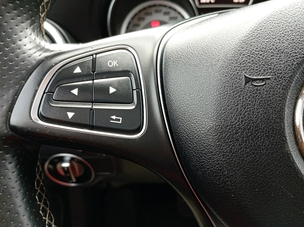 Mercedes-benz CLA 200 d S.W. Automatic SPORT RETROCAMERA