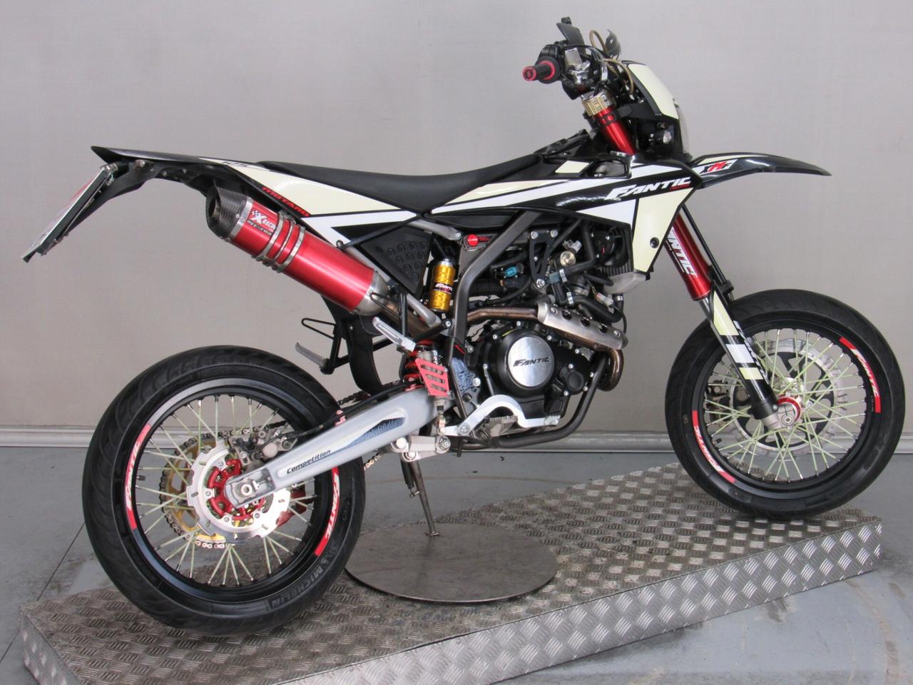 Fantic Motor Motard 125 COMPETITION 11 KW PATENTE A1 E B