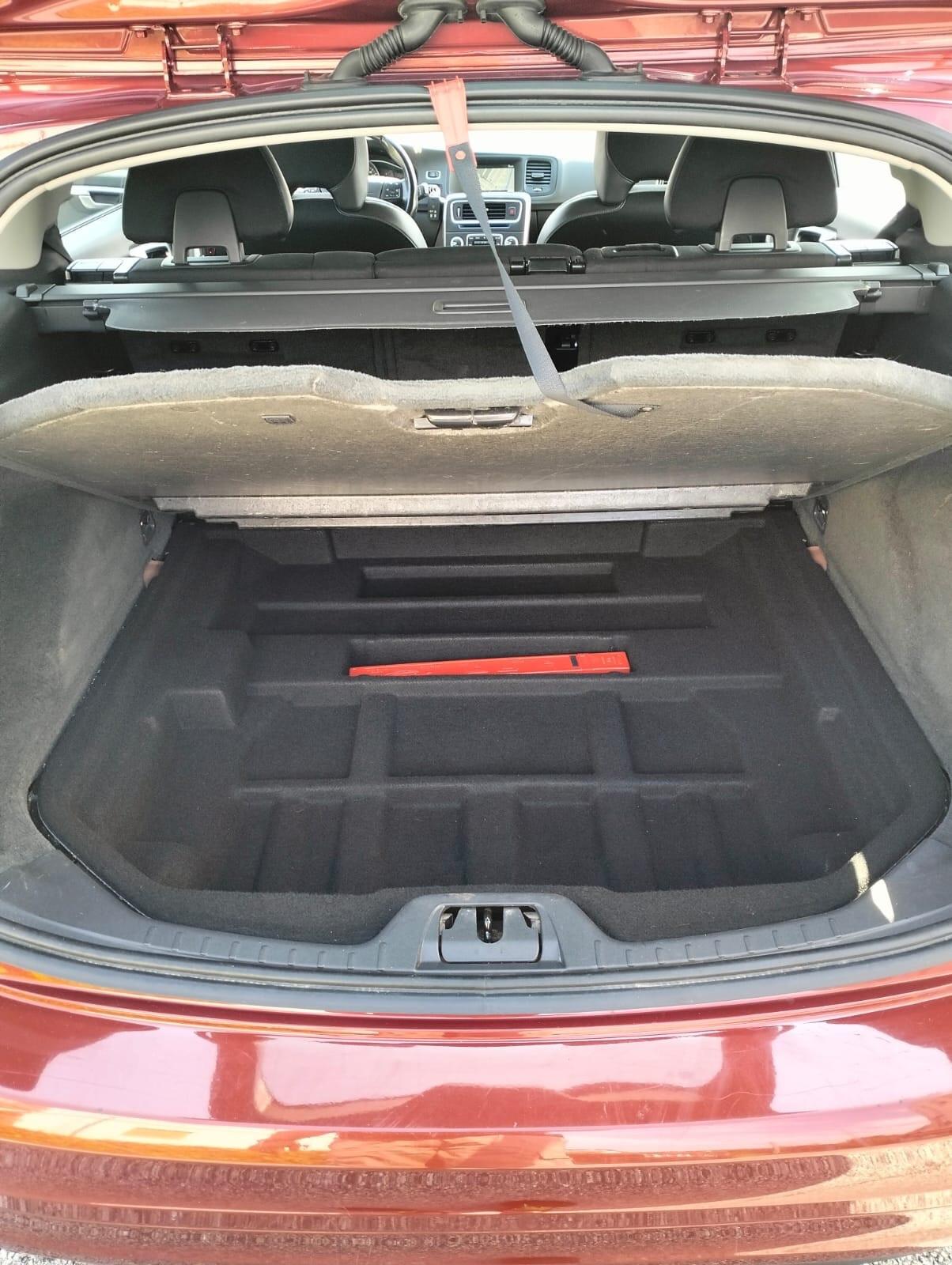 Volvo V60 D2 Geartronic R-design KM 90.000