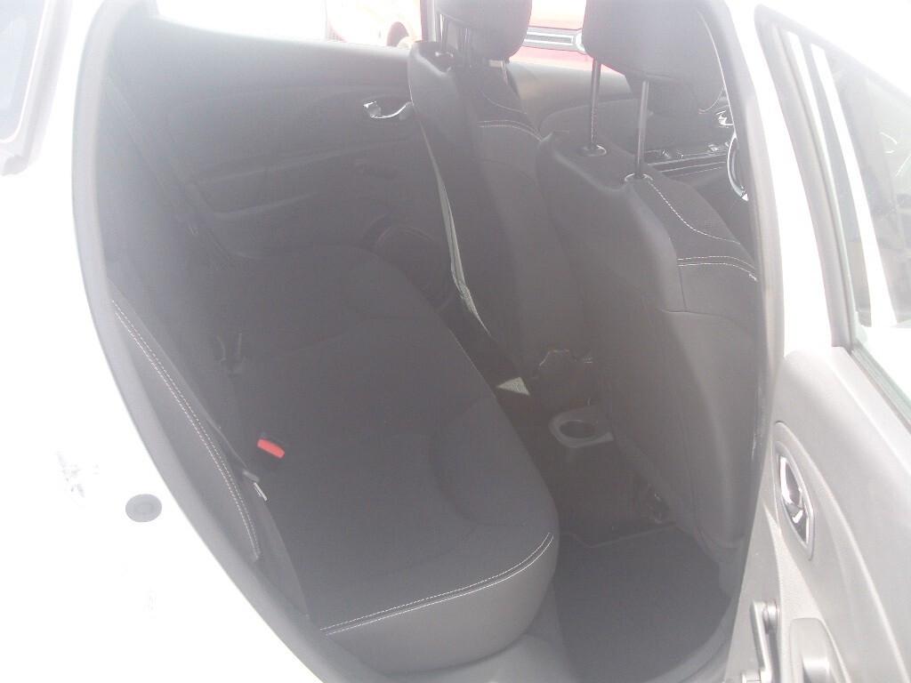 Renault Clio 1.2 75CV Live - 2013