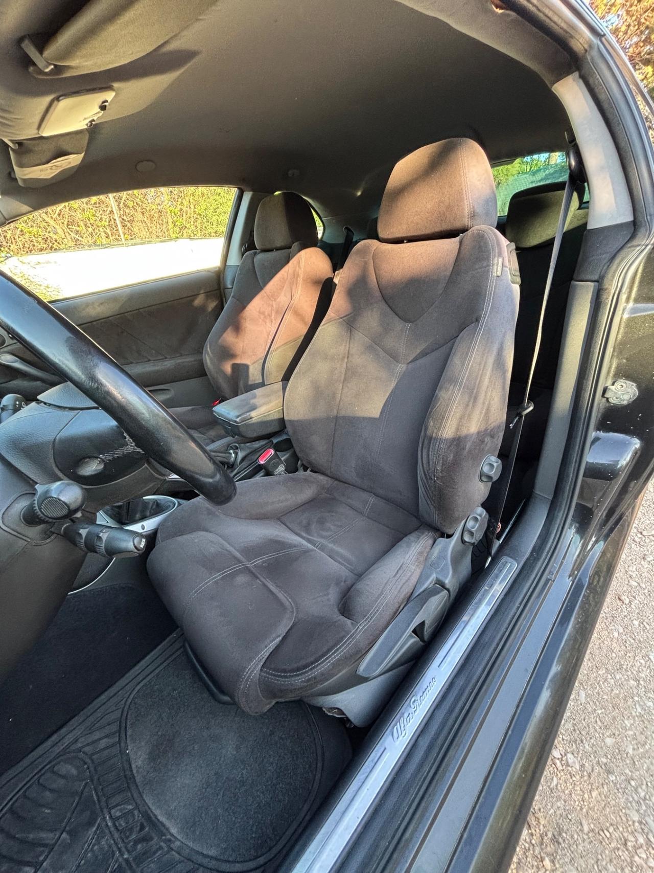 Alfa Romeo GT 1.9 JTDM 16V Progression Black Line