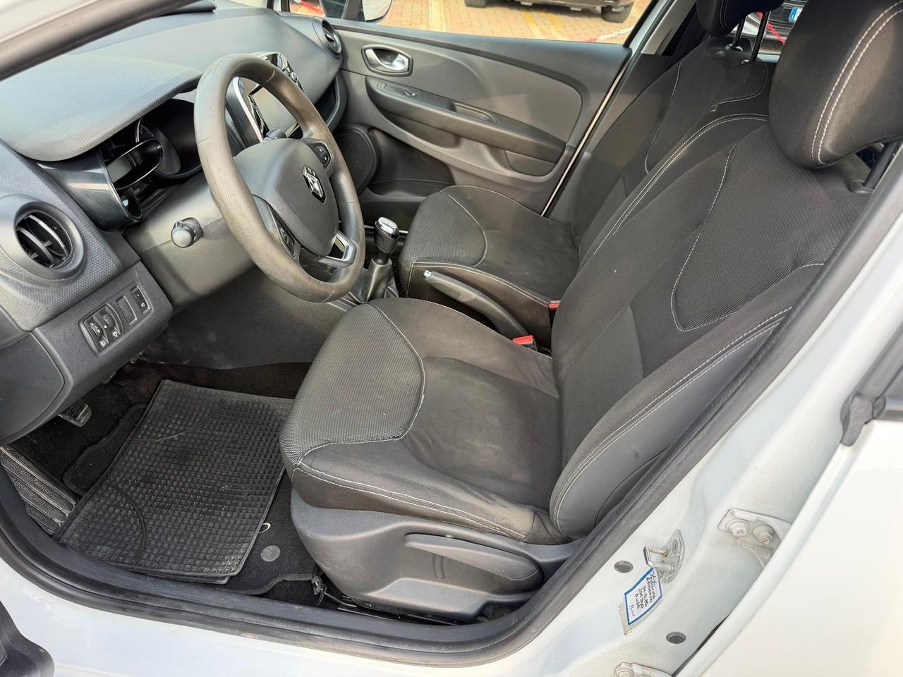 Renault Clio Van