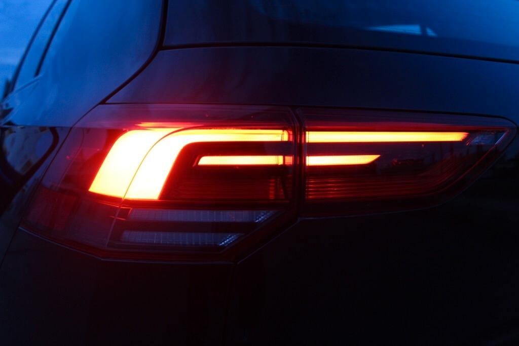 VOLKSWAGEN GOLF TDI 115cv *Barra LED centrale