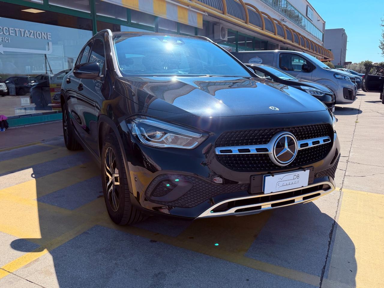 Mercedes-benz GLA 180 200 Automatic Progressive