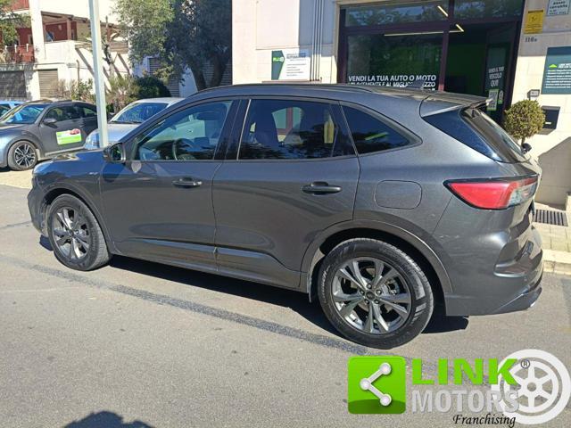 FORD Kuga 2.5 Full Hybrid 190 CVT 2WD ST-Line Design