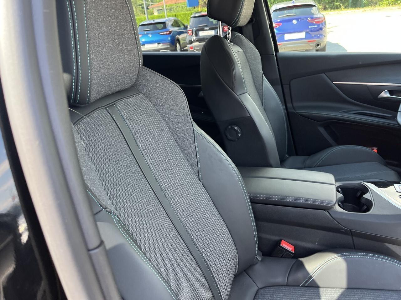 PEUGEOT 5008 1500 HDI 130 CV AUTOM. 7 POSTI