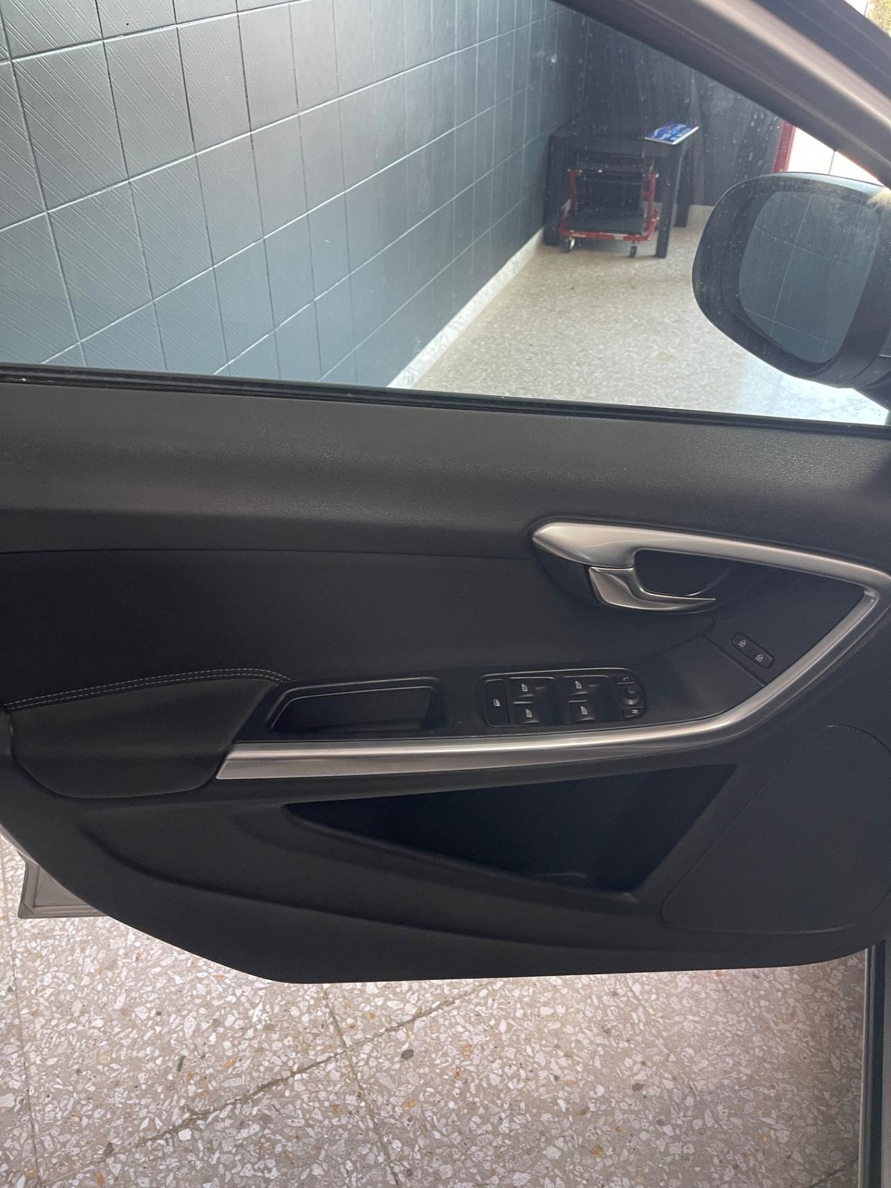 Volvo V60 D2 1.6 Kinetic