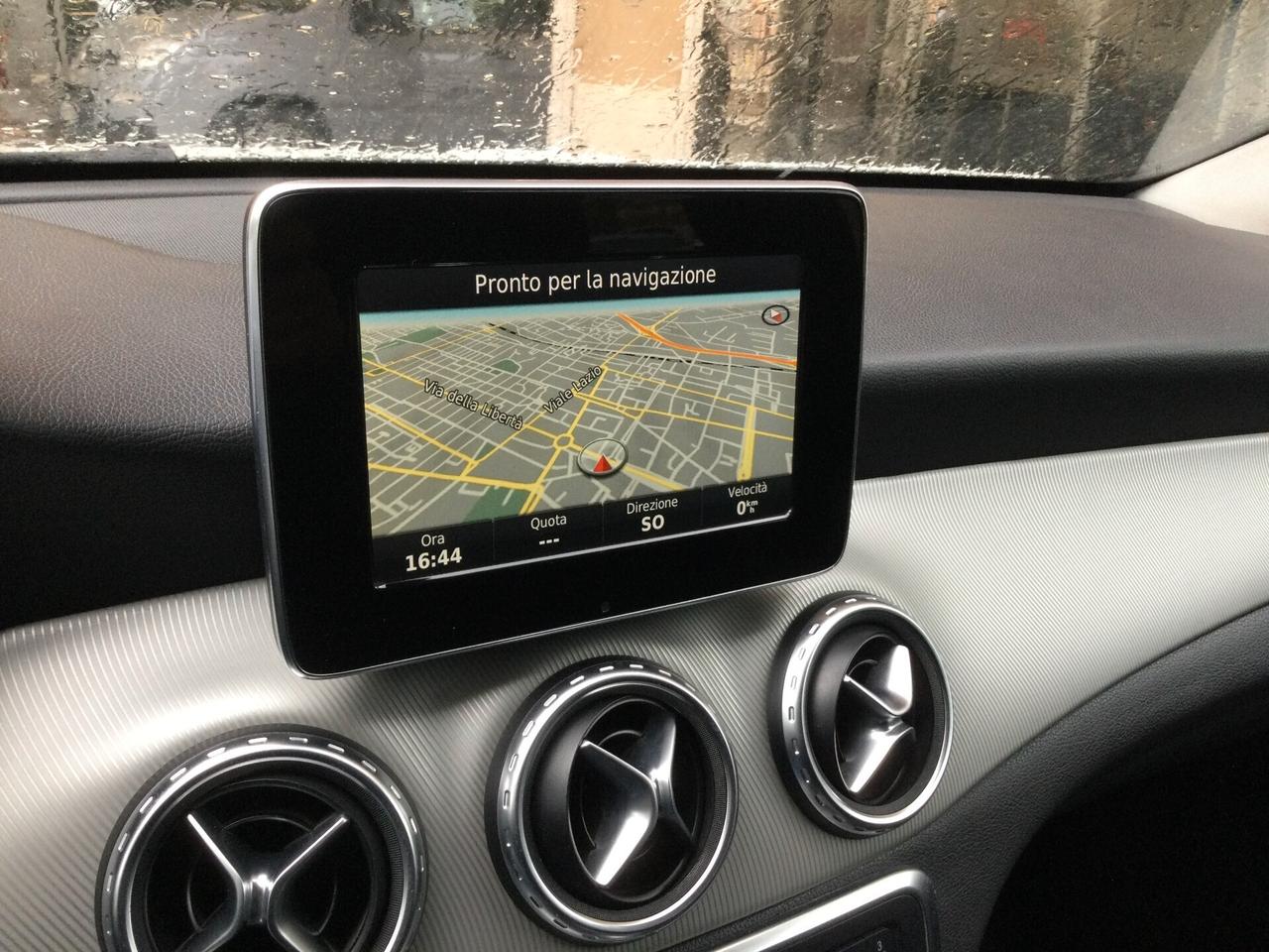 Mercedes-benz GLA 180 d Automatic Premium