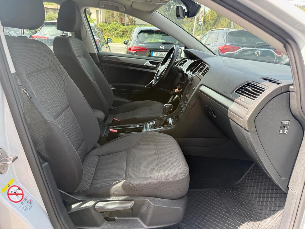 Volkswagen Golf 1.0 TSI 110 CV DSG 5p. Business BlueMotion Technology
