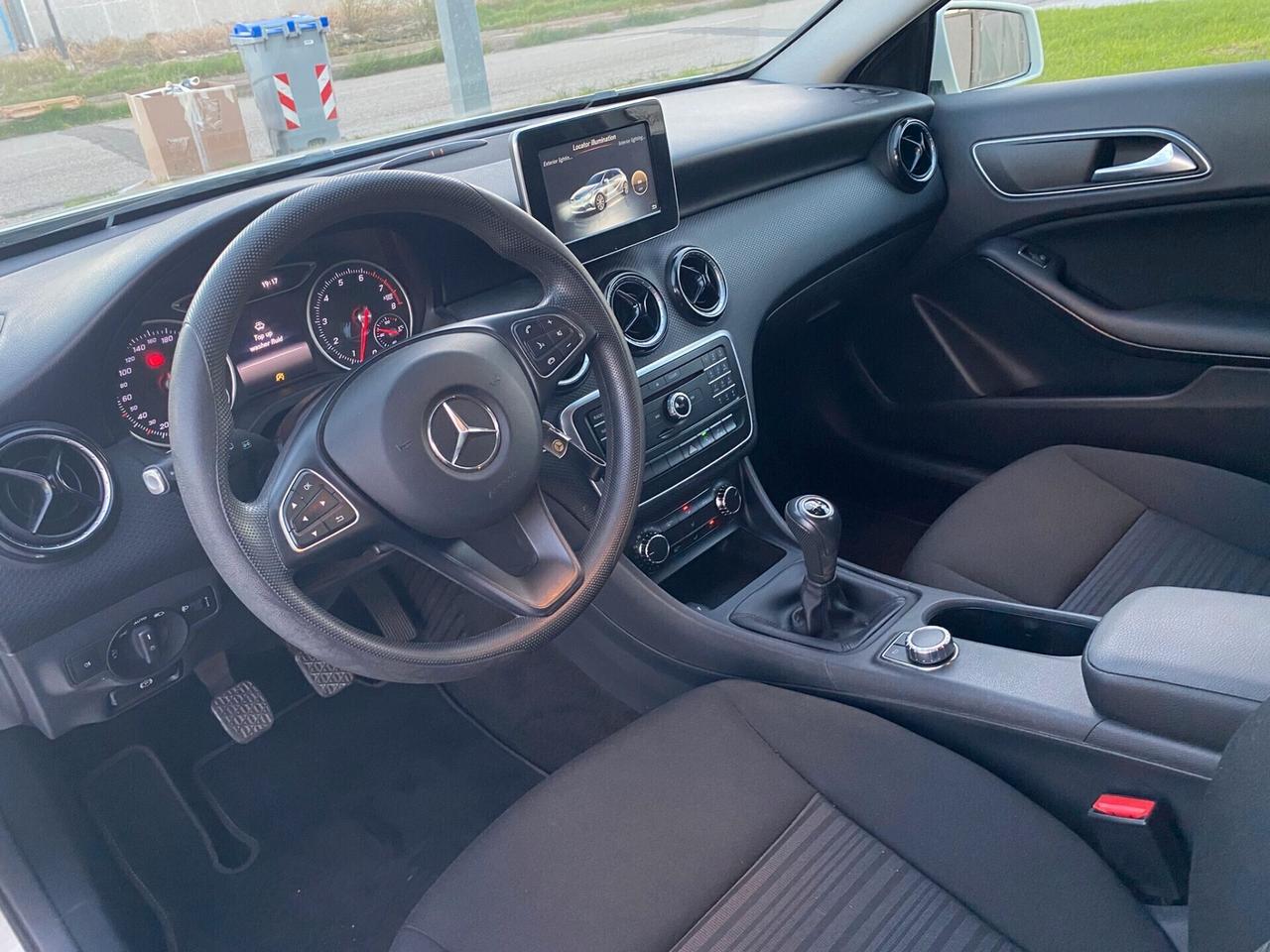 Mercedes-benz A 180 Business *13900Km