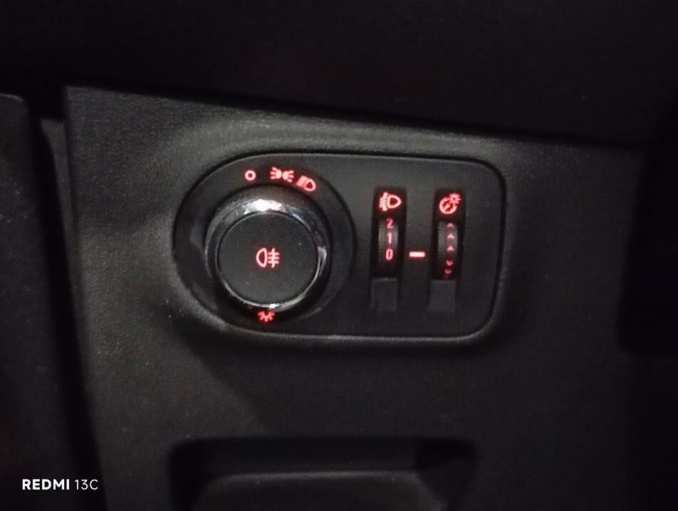 Opel Corsa del 2015 1200 benzina 130.000 km