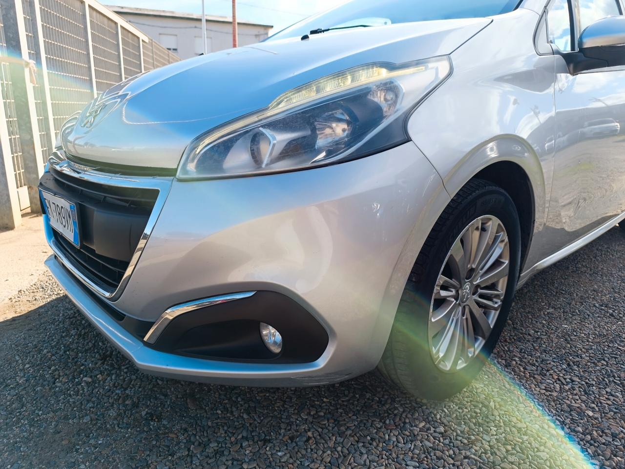 Peugeot 208 PureTech 82 5 porte Allure