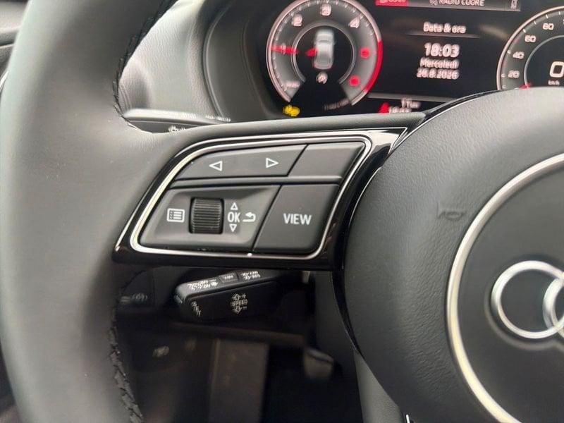 Audi Q2 Identity Black 30 TDI 116CV KM0