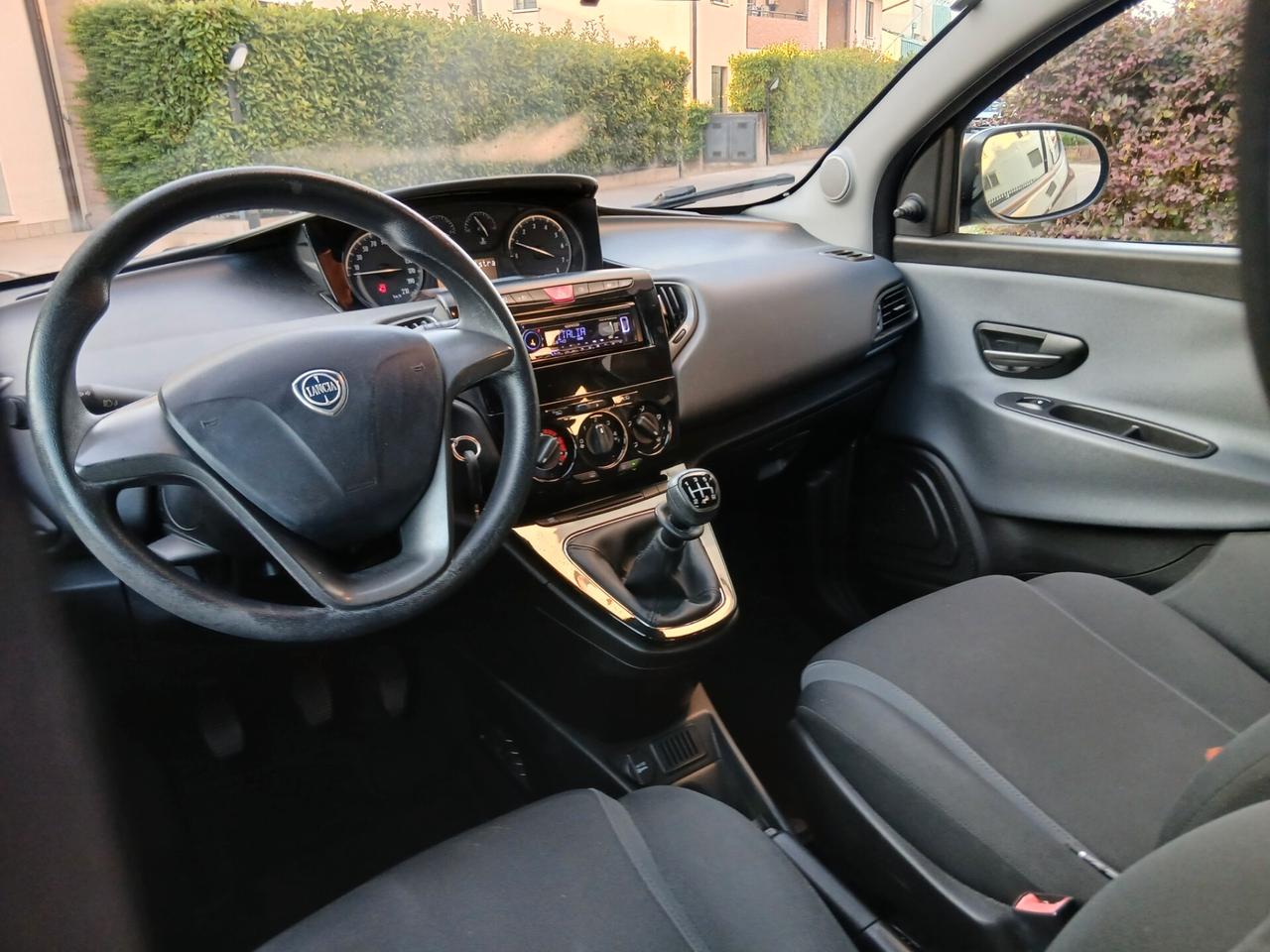 Lancia Ypsilon 1.2 69 CV 5 porte Gold tua a € 169 mese