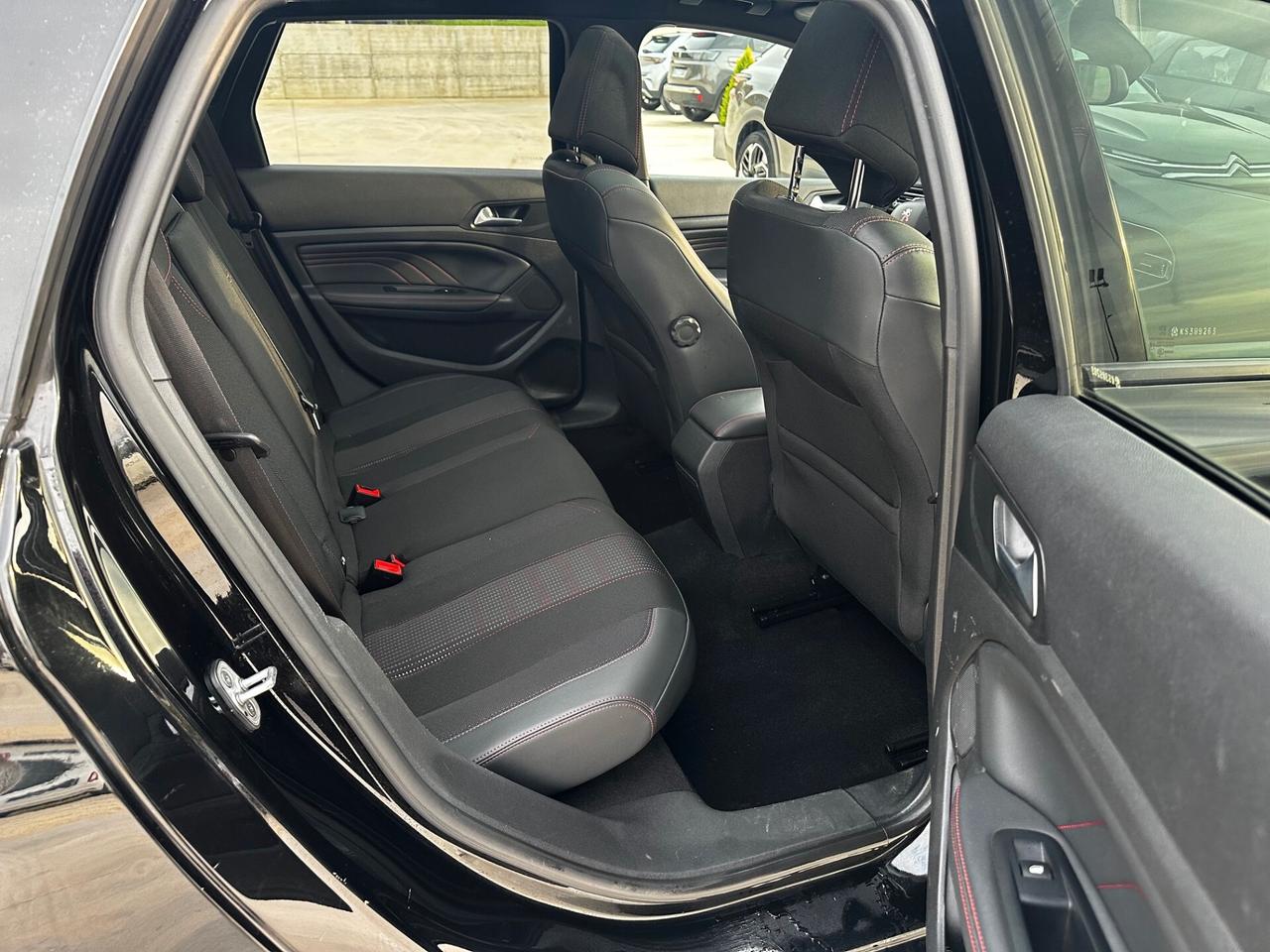 Peugeot 308 BlueHDi 130 GT Line AUTOCARRO N1