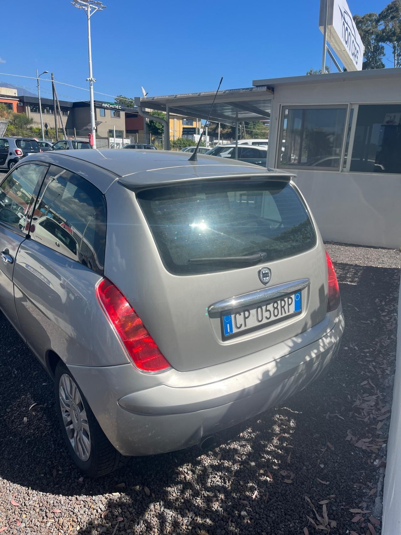 Lancia Ypsilon 1.2 Argento